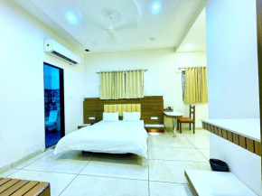 CITY VIEW HOTEL B H U M I P A L A C E near temple